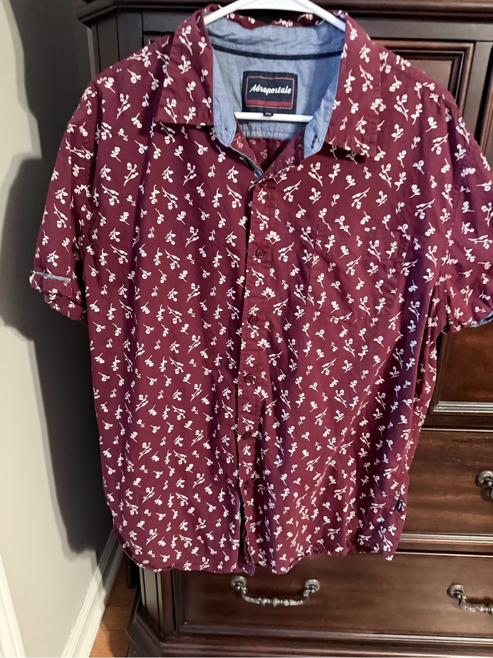 Aeropostale Burgundy Short-Sleeve Floral Button-Down Shirt